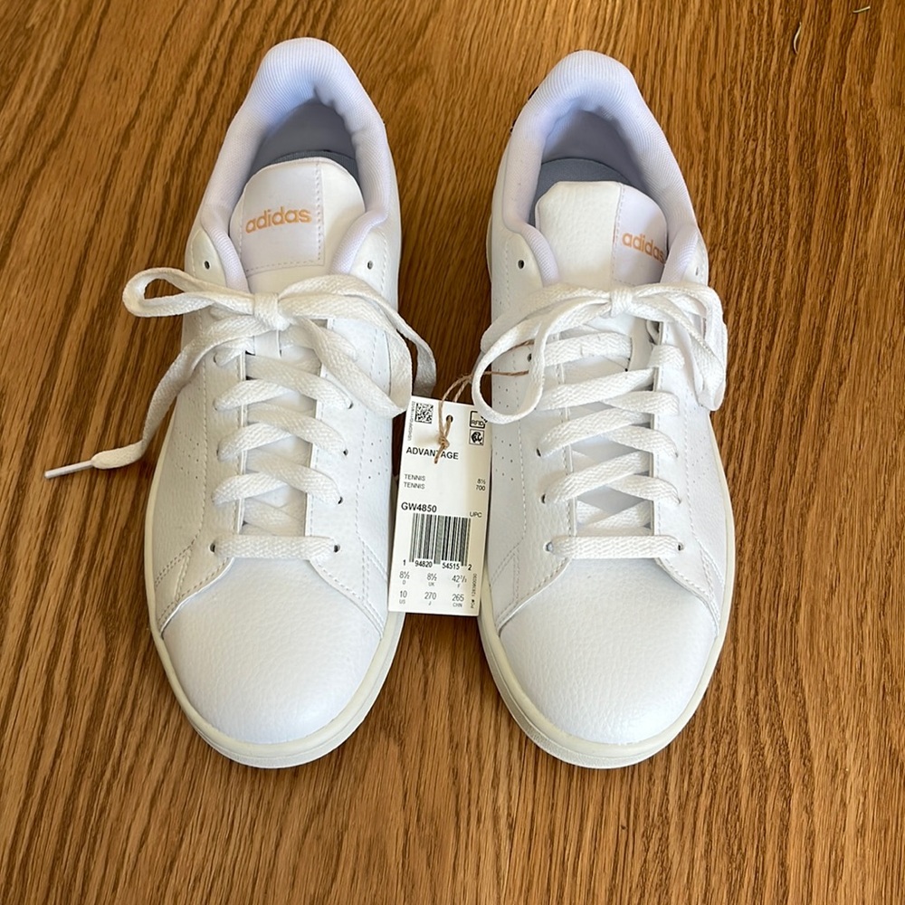 ***BEAND NEW ADIDAS SNEAKERS***